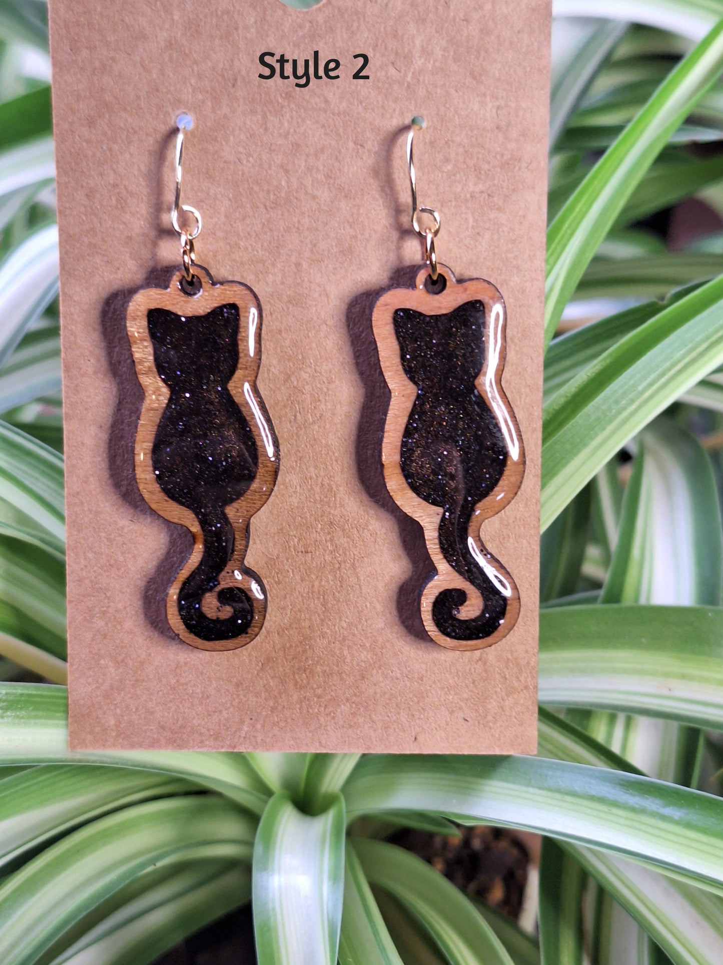 🐱 Cat Silhouette Dangle Earrings