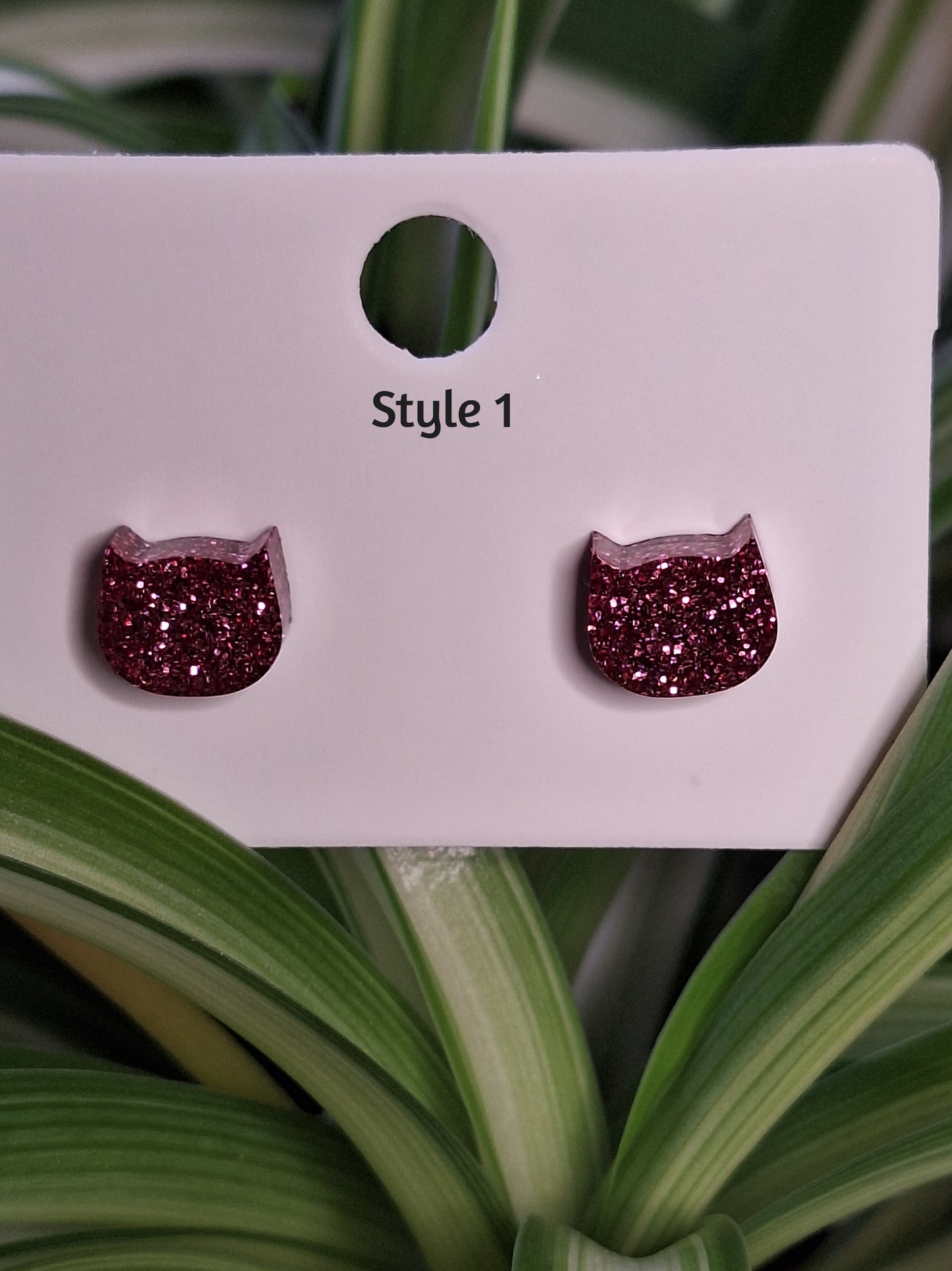 🐾 Glitter Cat Stud Earrings